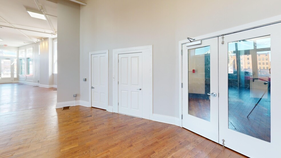 1822 Vine St, Cincinnati, OH à louer - Photo du bâtiment - Image 3 de 10