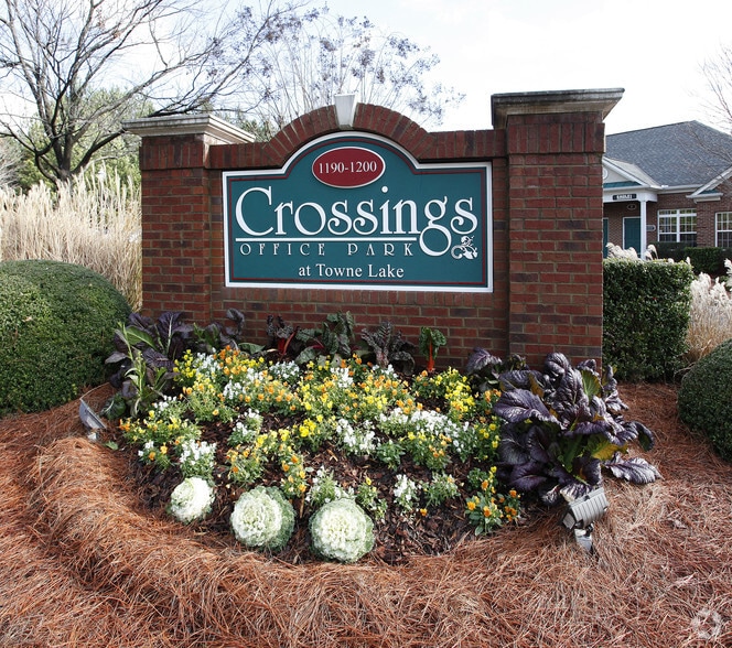 1198 Buckhead Crossing, Woodstock, GA à louer - Photo du bâtiment - Image 3 de 11