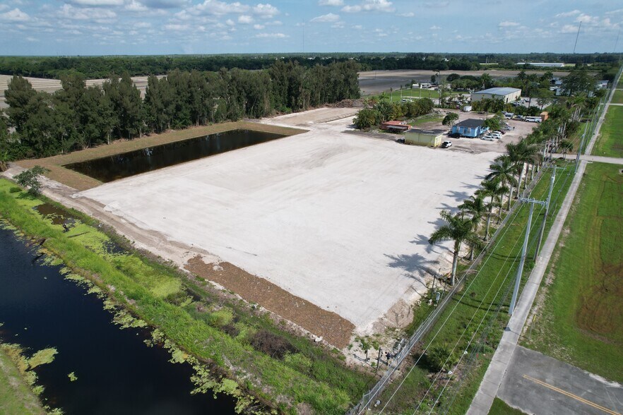 9437 State Road 7, Boynton Beach, FL à louer - Photo du bâtiment - Image 3 de 5