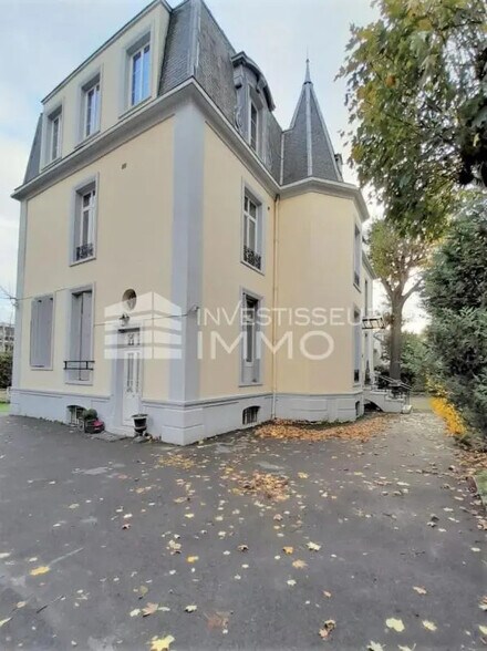 Office in Nogent-sur-Marne for lease - Building Photo - Image 2 of 11