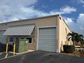 1200-1340 Stirling Rd, Dania Beach, FL for lease Interior Photo- Image 1 of 6