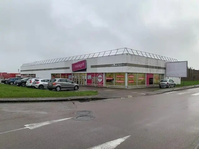Retail in Chenôve for lease Building Photo- Image 1 of 8