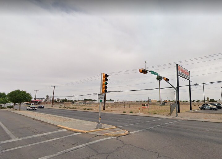 Dyer, El Paso, TX à louer - Photo du bâtiment - Image 3 de 4