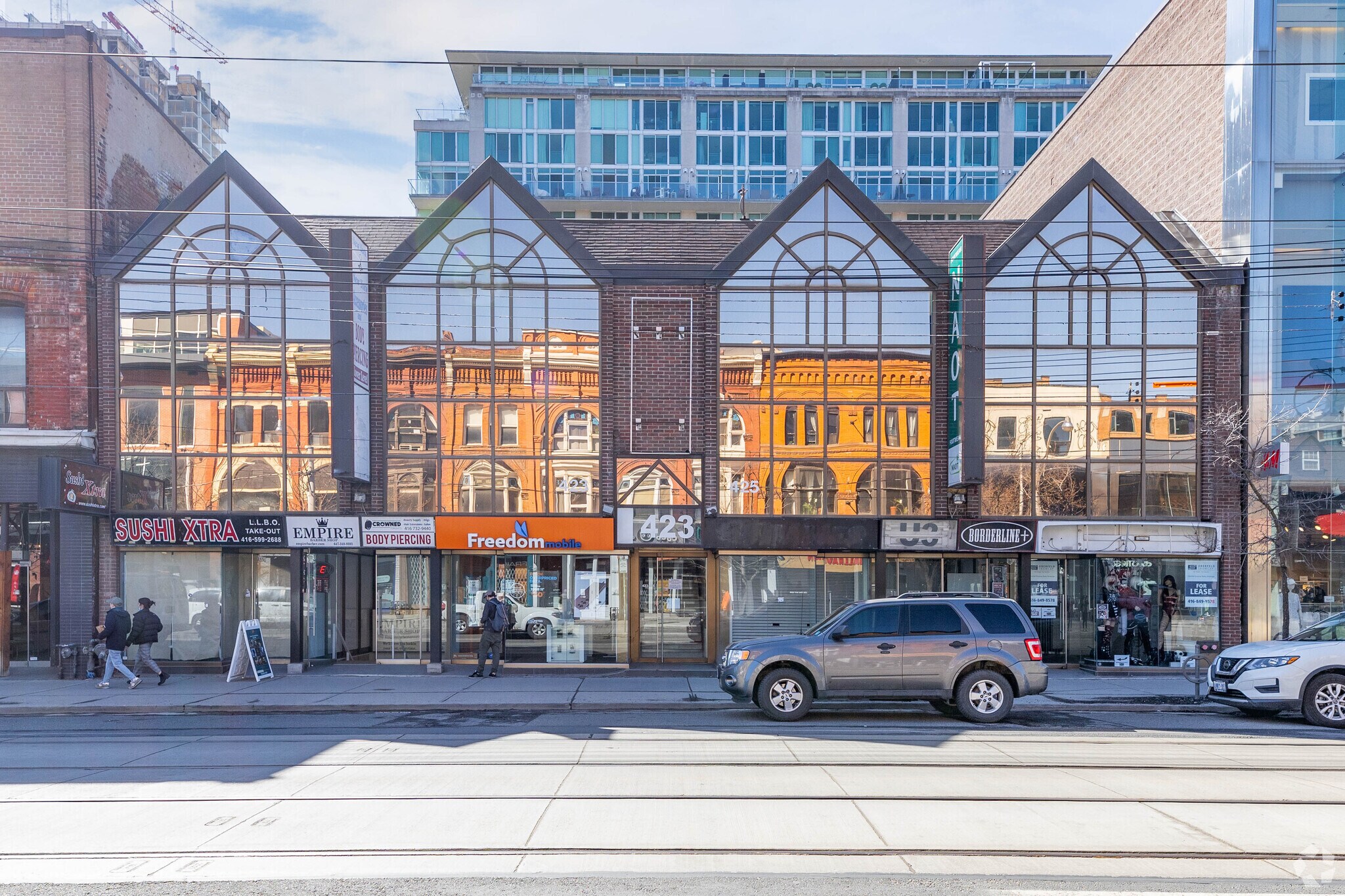 423 Queen St W, Toronto, ON à louer Photo du bâtiment- Image 1 de 4