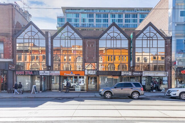 Plus de détails pour 423 Queen St W, Toronto, ON - Bureau, Commerce de détail à louer