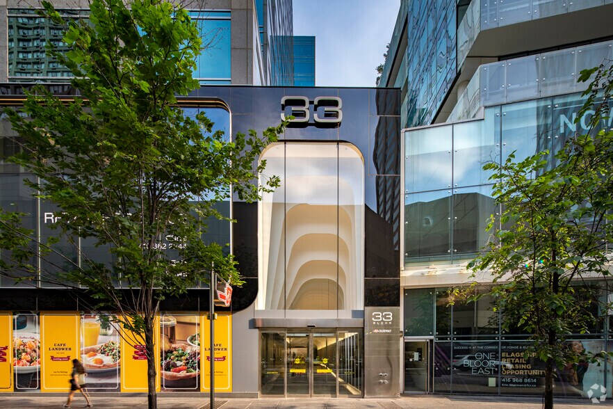 33 Bloor St E, Toronto, ON à louer - Photo du bâtiment - Image 3 de 7