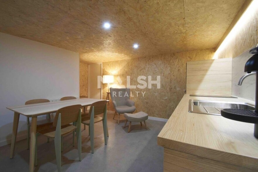 Retail in Caluire-et-Cuire for sale - Interior Photo - Image 1 of 6