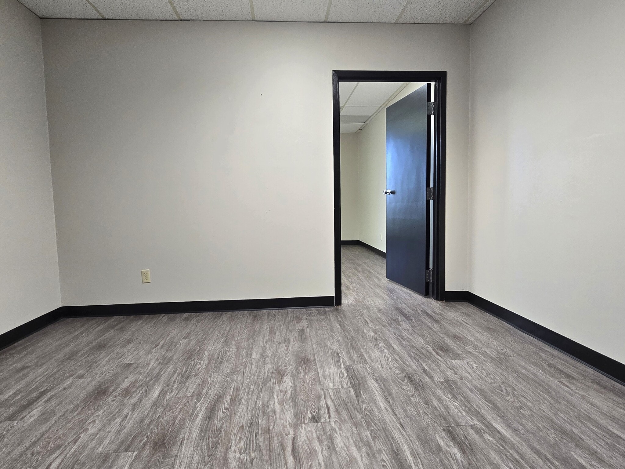 5350 S Western Ave, Oklahoma City, OK for lease Interior Photo- Image 1 of 2