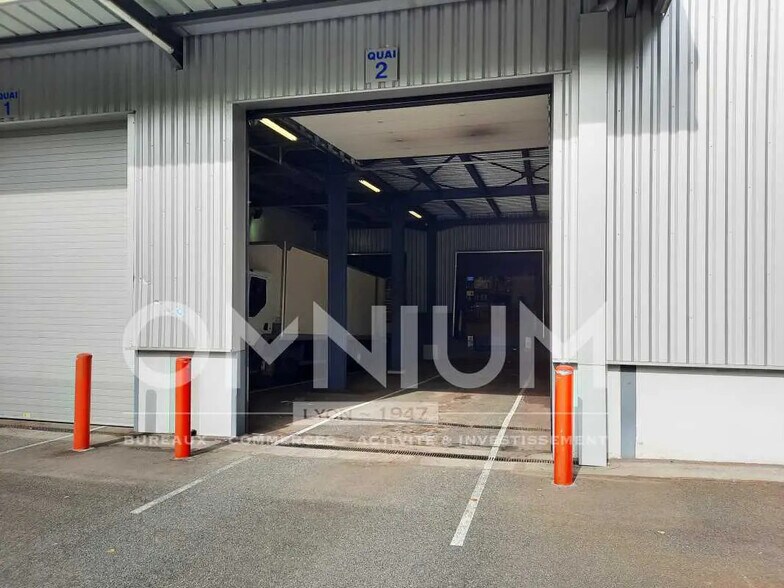 Local d'activités dans Lozanne à vendre - Photo du bâtiment - Image 2 de 4