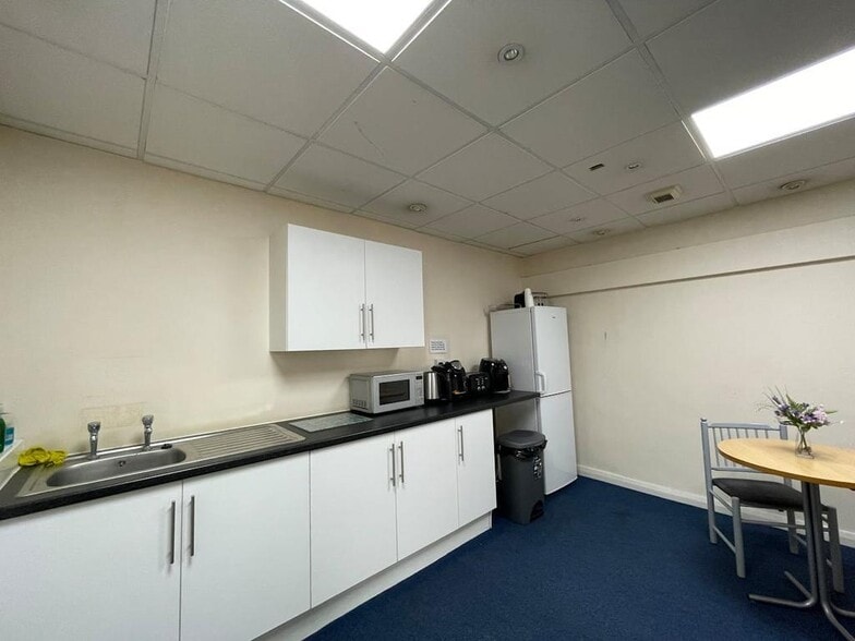 Old Whieldon Rd, Stoke On Trent for lease - Building Photo - Image 2 of 11
