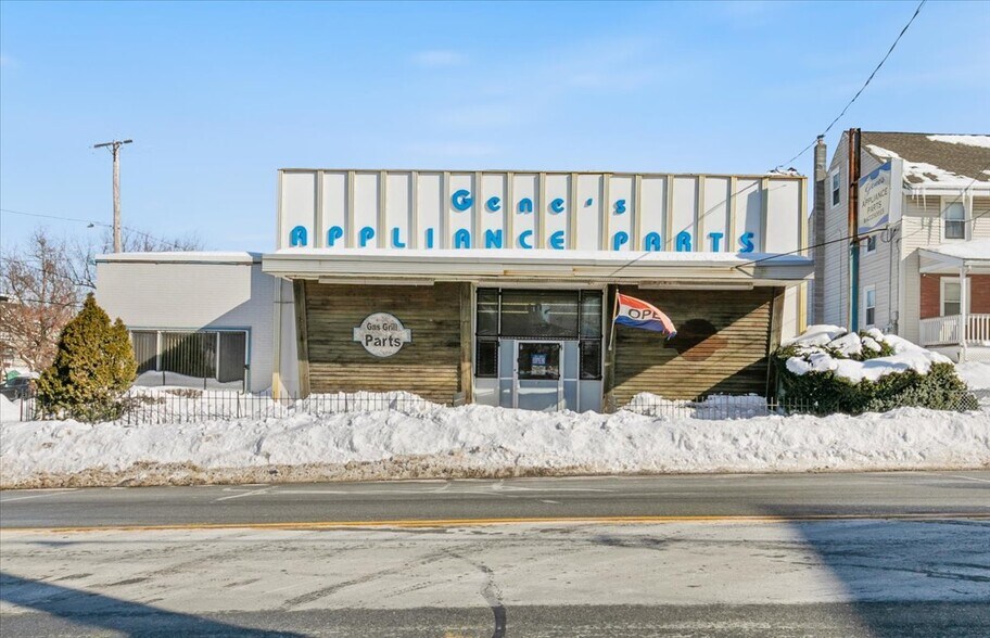 788 Gorham St, Lowell, MA à vendre - Photo du bâtiment - Image 2 de 38