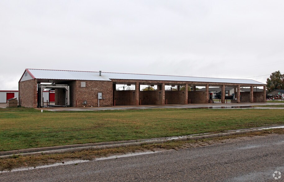 101 Cedar Dr, Davis, OK à vendre - Photo du bâtiment - Image 2 de 7