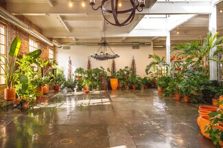 Plus de détails pour 114 Green Ln, Philadelphia, PA - Commerce de détail à louer
