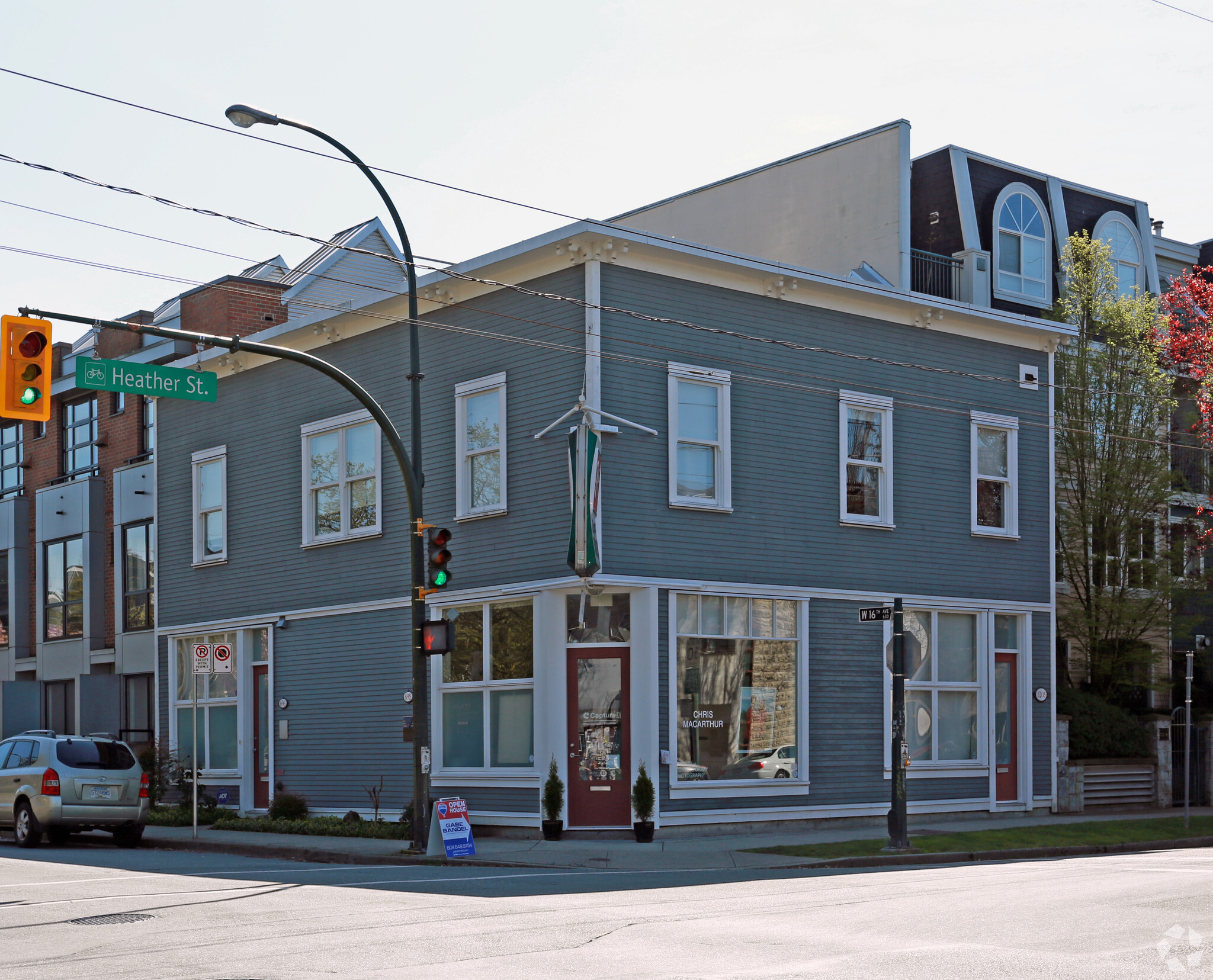 696-698 W 16th Ave, Vancouver, BC à vendre Photo principale- Image 1 de 3