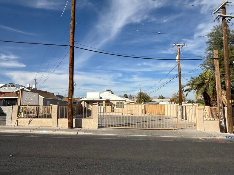 3706 Vegas Dr, Las Vegas, NV à vendre - Photo du bâtiment - Image 2 de 5