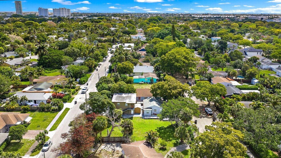 940 Charles St, West Palm Beach, FL à vendre - Photo du bâtiment - Image 3 de 27