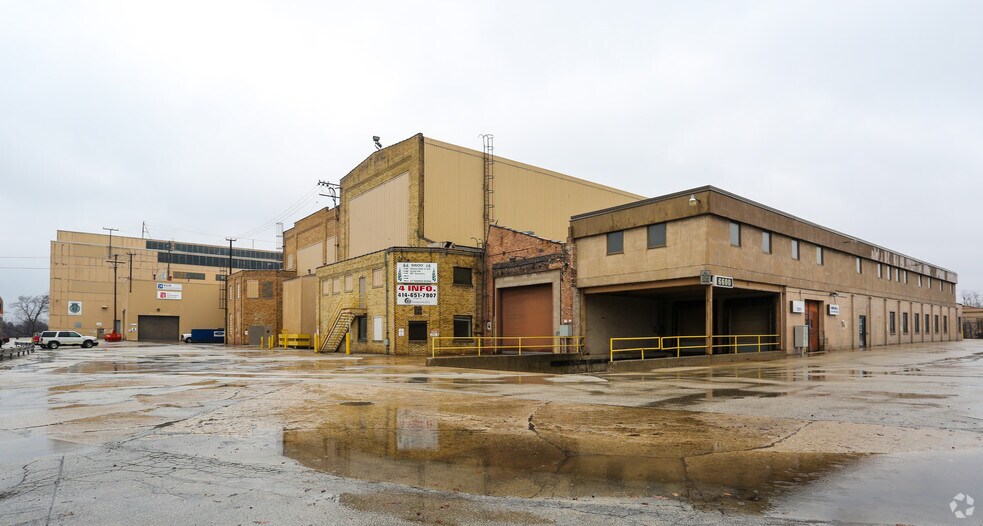 6600 W Washington St, West Allis, WI à louer - Photo du bâtiment - Image 3 de 8