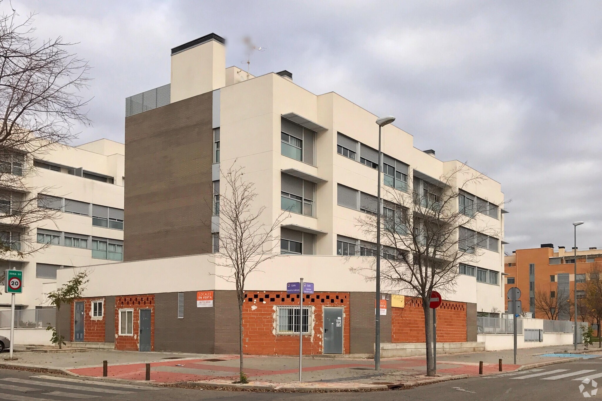 Calle de Beatriz Galindo, 7, Torrejón de Ardoz, Madrid for sale Primary Photo- Image 1 of 3
