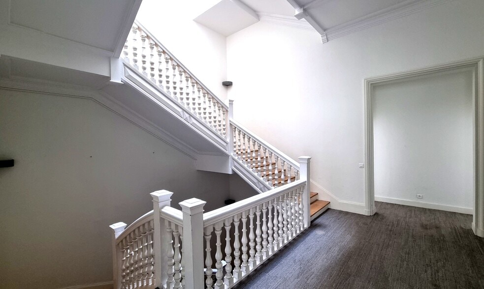 51 Rue Ampère, Paris à louer - Photo du bâtiment - Image 3 de 11