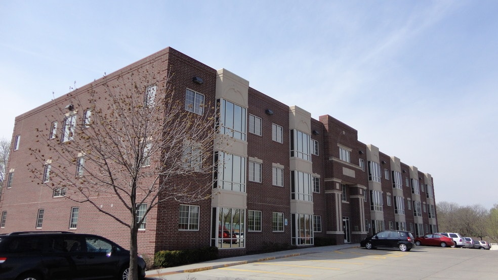 8055 O St, Lincoln, NE for lease - Primary Photo - Image 1 of 19