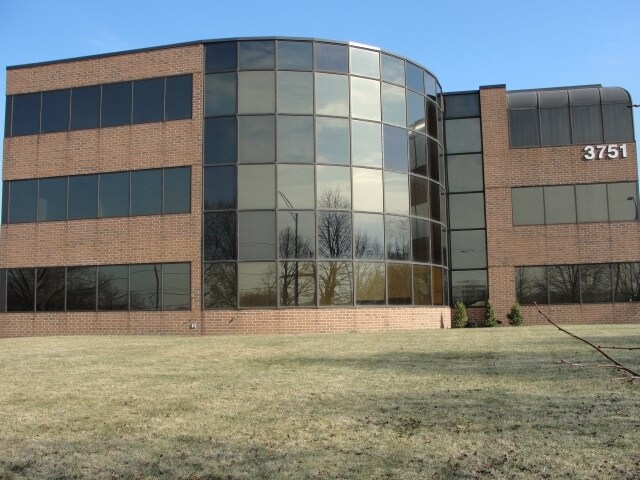 3751 Island Ave, Philadelphia, PA à louer - Photo du bâtiment - Image 2 de 20