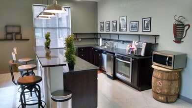 815 E Superior Ave, Cleveland, OH for lease Interior Photo- Image 2 of 8