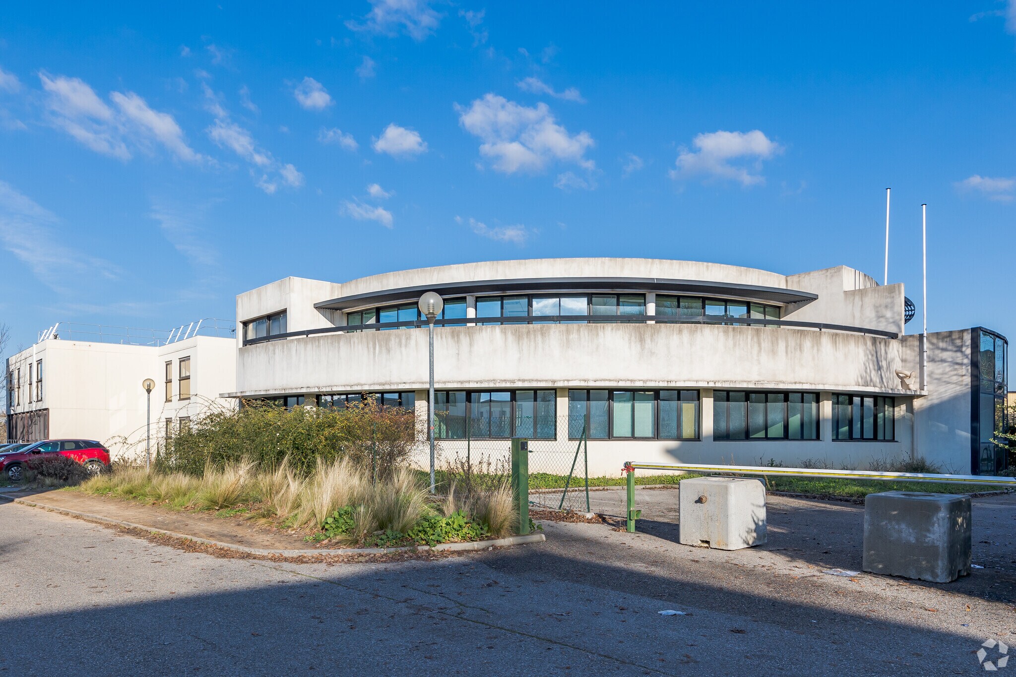 980 Rue Andre Ampere, Aix-en-Provence à louer Photo principale- Image 1 de 4