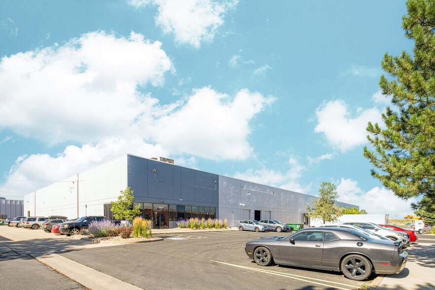 13802 E 33rd Pl, Aurora, CO for lease - Building Photo - Image 2 of 6