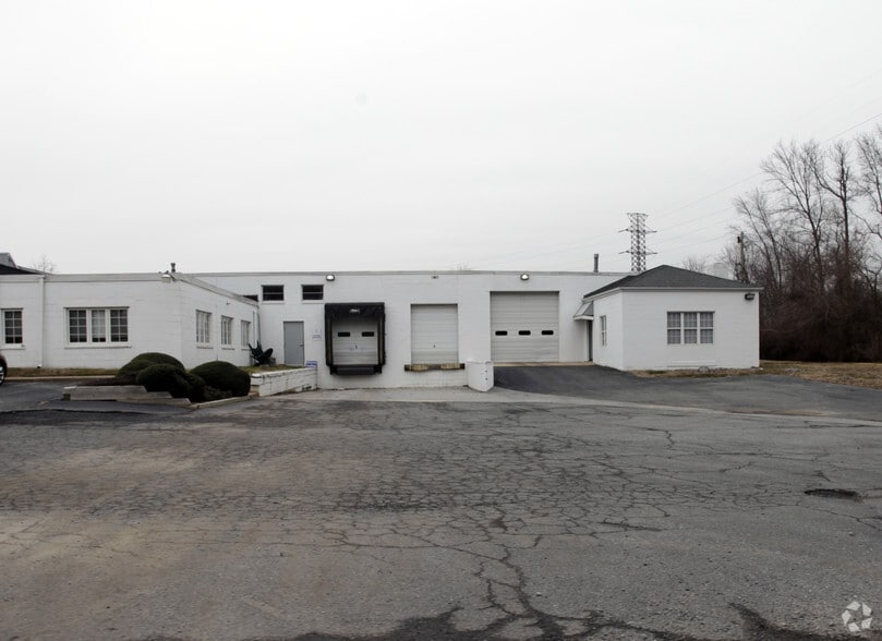 21 Bellecor Dr, New Castle, DE for lease - Building Photo - Image 2 of 3