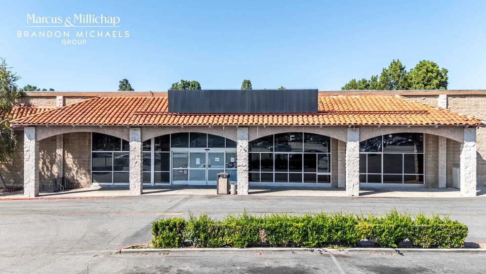2695 Cochran St, Simi Valley, CA for lease - Building Photo - Image 2 of 12