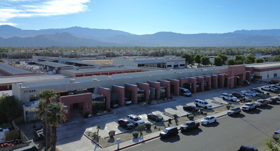 77-899 Wolf Rd, Palm Desert, CA à louer - Photo du bâtiment - Image 3 de 4