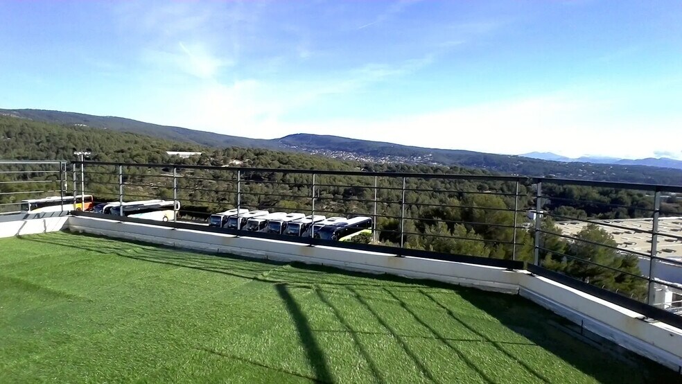 Office in La Ciotat for lease - Building Photo - Image 2 of 9