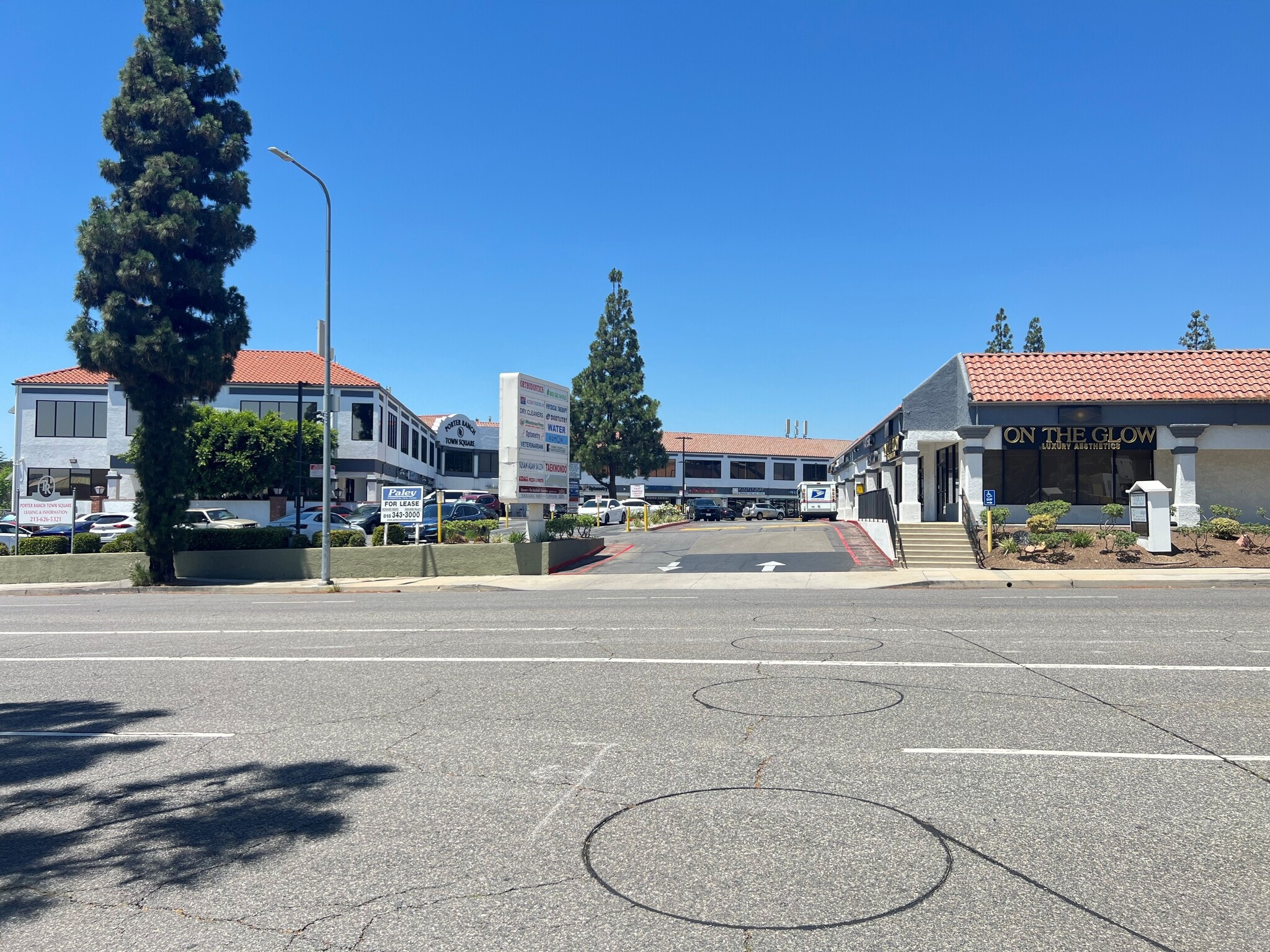 19450 Rinaldi St, Northridge, CA for lease Building Photo- Image 1 of 3