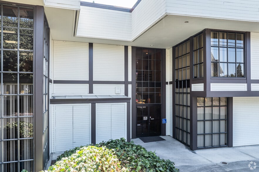 877 Ygnacio Valley Rd, Walnut Creek, CA à louer - Photo du bâtiment - Image 3 de 7