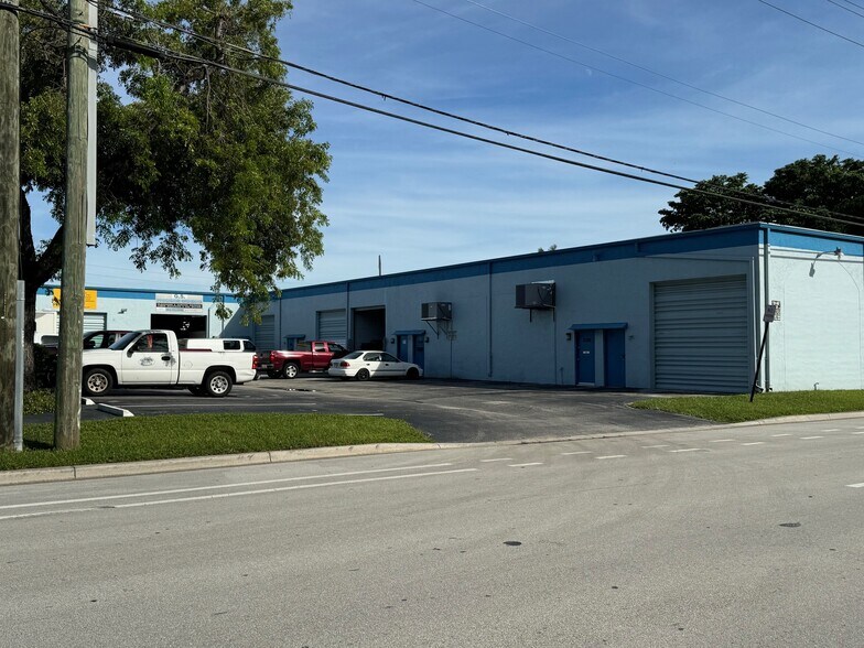 3030-3056 SW 4th Ave, Fort Lauderdale, FL à louer - Photo du bâtiment - Image 2 de 5