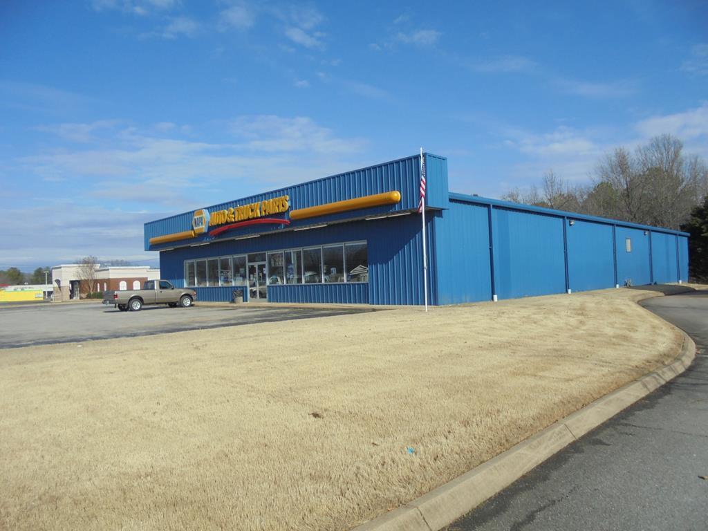 1105 Mineral Wells Ave, Paris, TN for sale Building Photo- Image 1 of 1