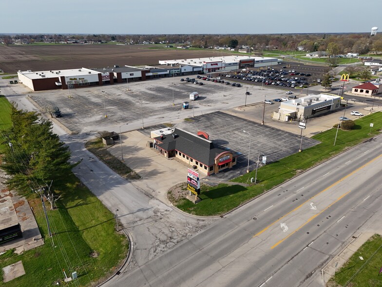 1435 E Jackson St, Macomb, IL for lease - Building Photo - Image 3 of 4