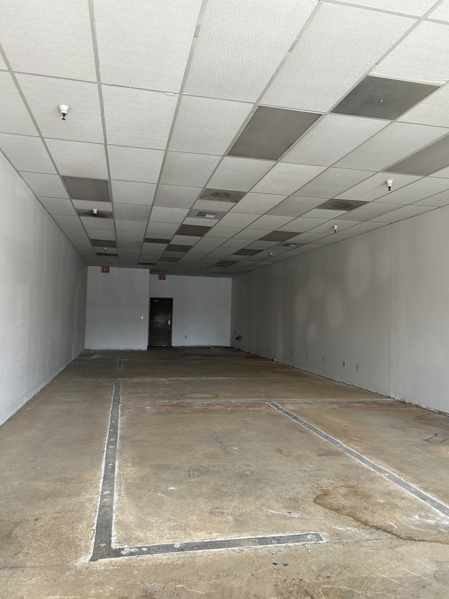 8835-8893 Greenback Ln, Orangevale, CA for lease Interior Photo- Image 1 of 2