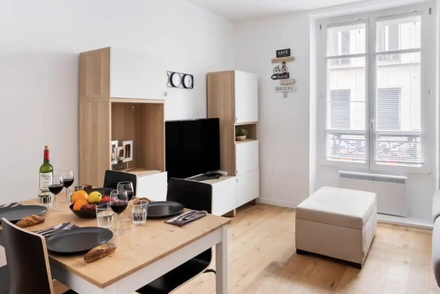 44 Rue Popincourt, Paris à vendre - Photo du bâtiment - Image 2 de 6