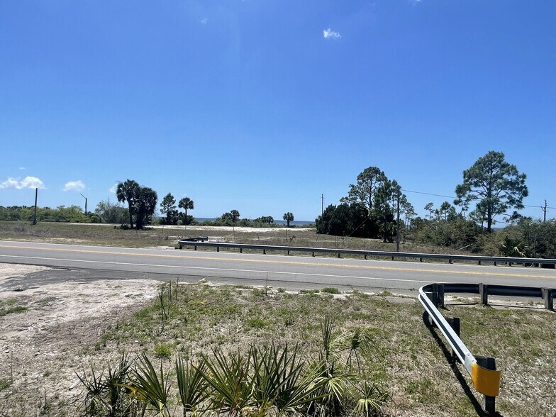 3000 W U.S. 98 Hwy, Port Saint Joe, FL à vendre - Photo du bâtiment - Image 1 de 10