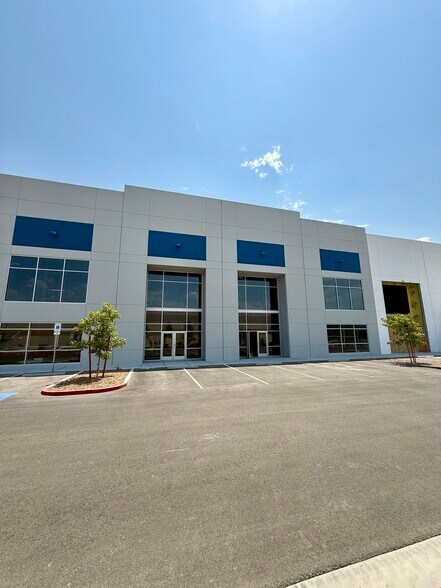 6550 Bruce St, Las Vegas, NV à louer - Photo du bâtiment - Image 2 de 10