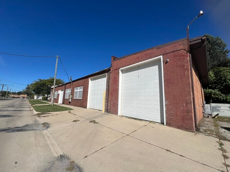 111 Jones Ave, Monroe, MI for lease - Building Photo - Image 2 of 18