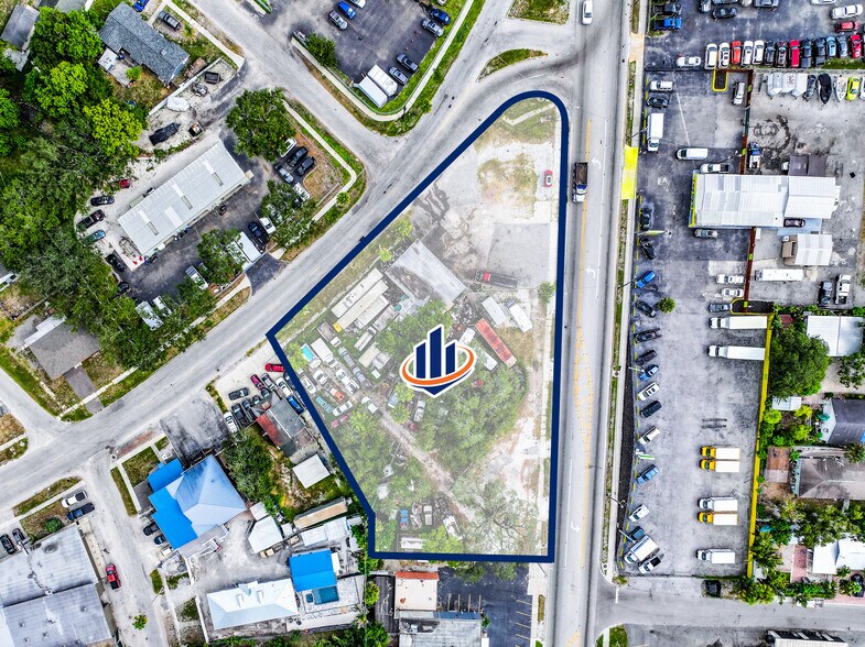 2800 9th St W, Bradenton, FL à louer - Photo du bâtiment - Image 2 de 4