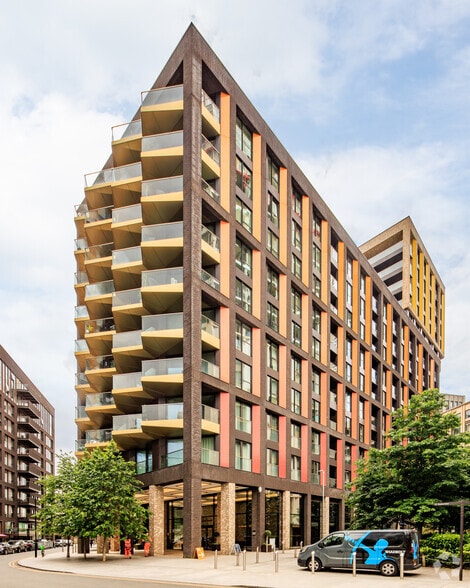 6-12 Charles Clowes Walk, London for lease - Building Photo - Image 2 of 2