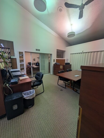10720 W 7 Mile Rd, Detroit, MI à vendre - Photo du bâtiment - Image 3 de 21