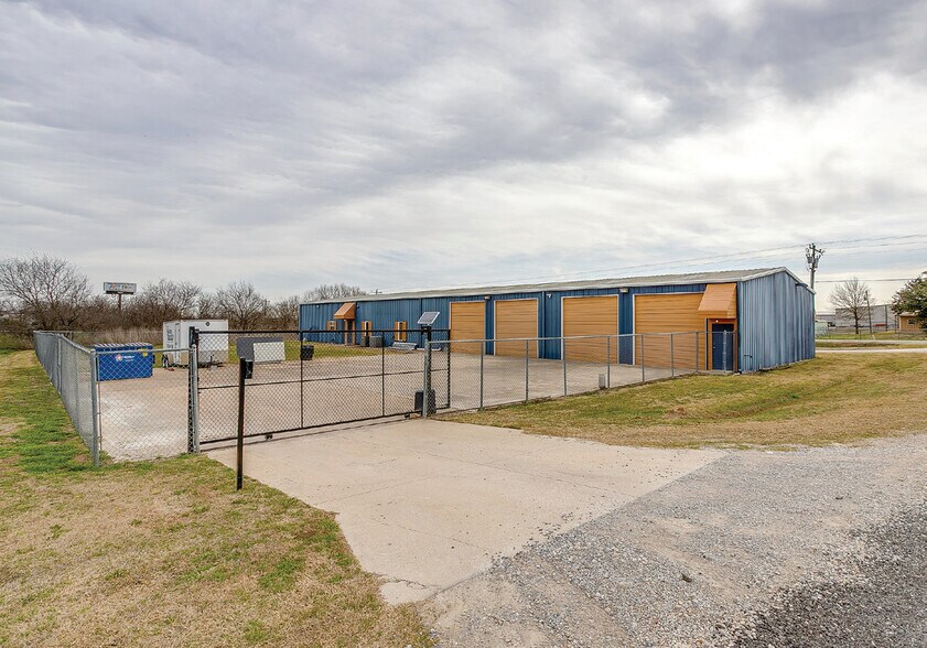 11733 E FM 917, Alvarado, TX à vendre - Photo du bâtiment - Image 3 de 7
