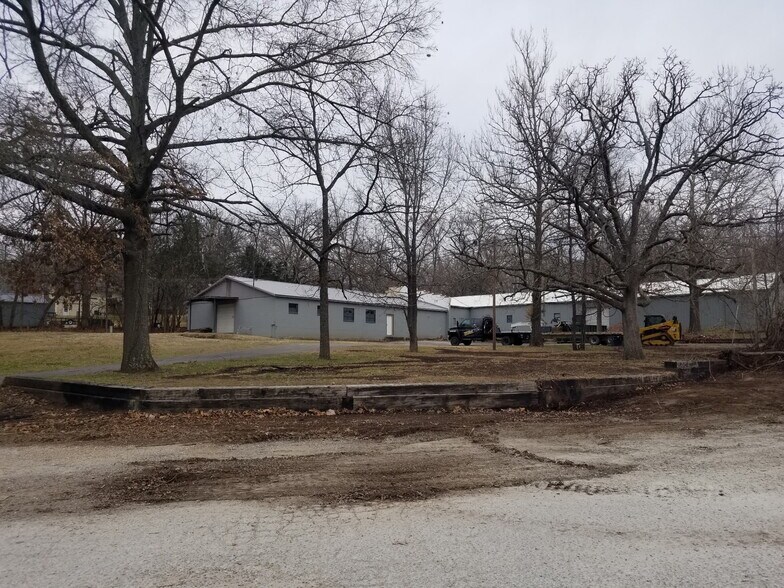 990 Red Bud Dr, Warsaw, MO à vendre - Photo du bâtiment - Image 1 de 13
