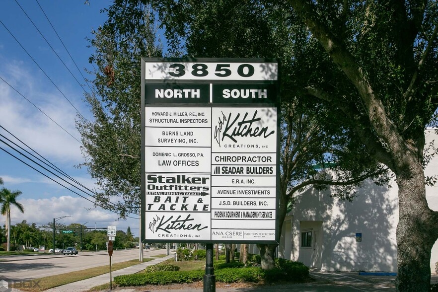 3850 NW 2nd Ave, Boca Raton, FL for sale - Building Photo - Image 3 of 18