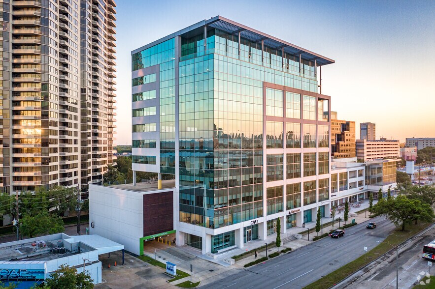 3773 Richmond Ave, Houston, TX for lease - Primary Photo - Image 1 of 5