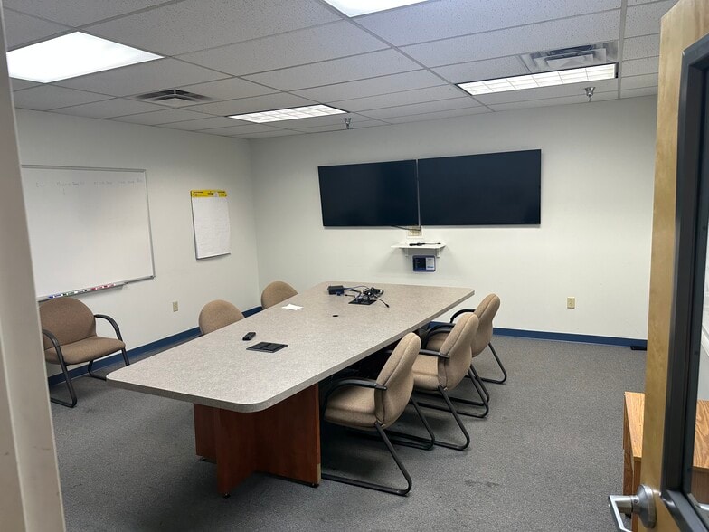 6625 Dobbin Rd, Columbia, MD for lease - Interior Photo - Image 2 of 6